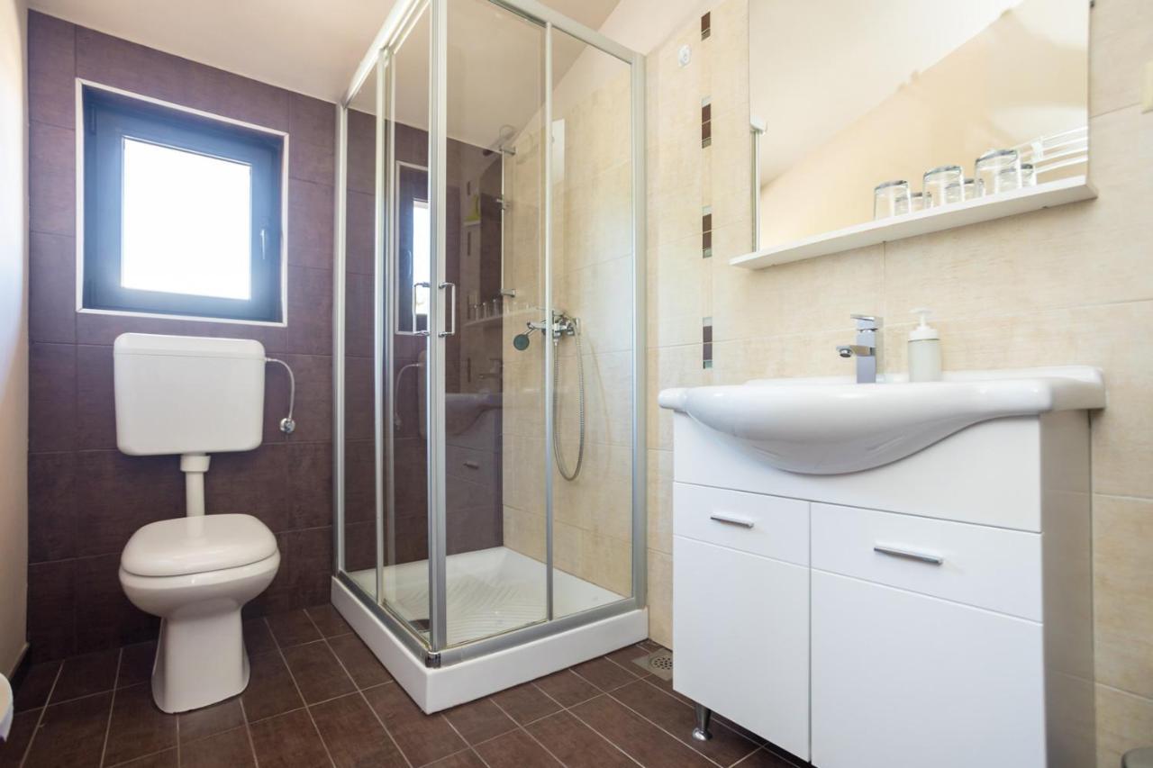 Apartmani Beba Omišalj Εξωτερικό φωτογραφία