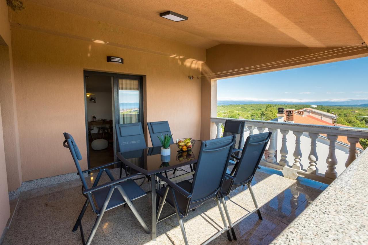 Apartmani Beba Omišalj Εξωτερικό φωτογραφία